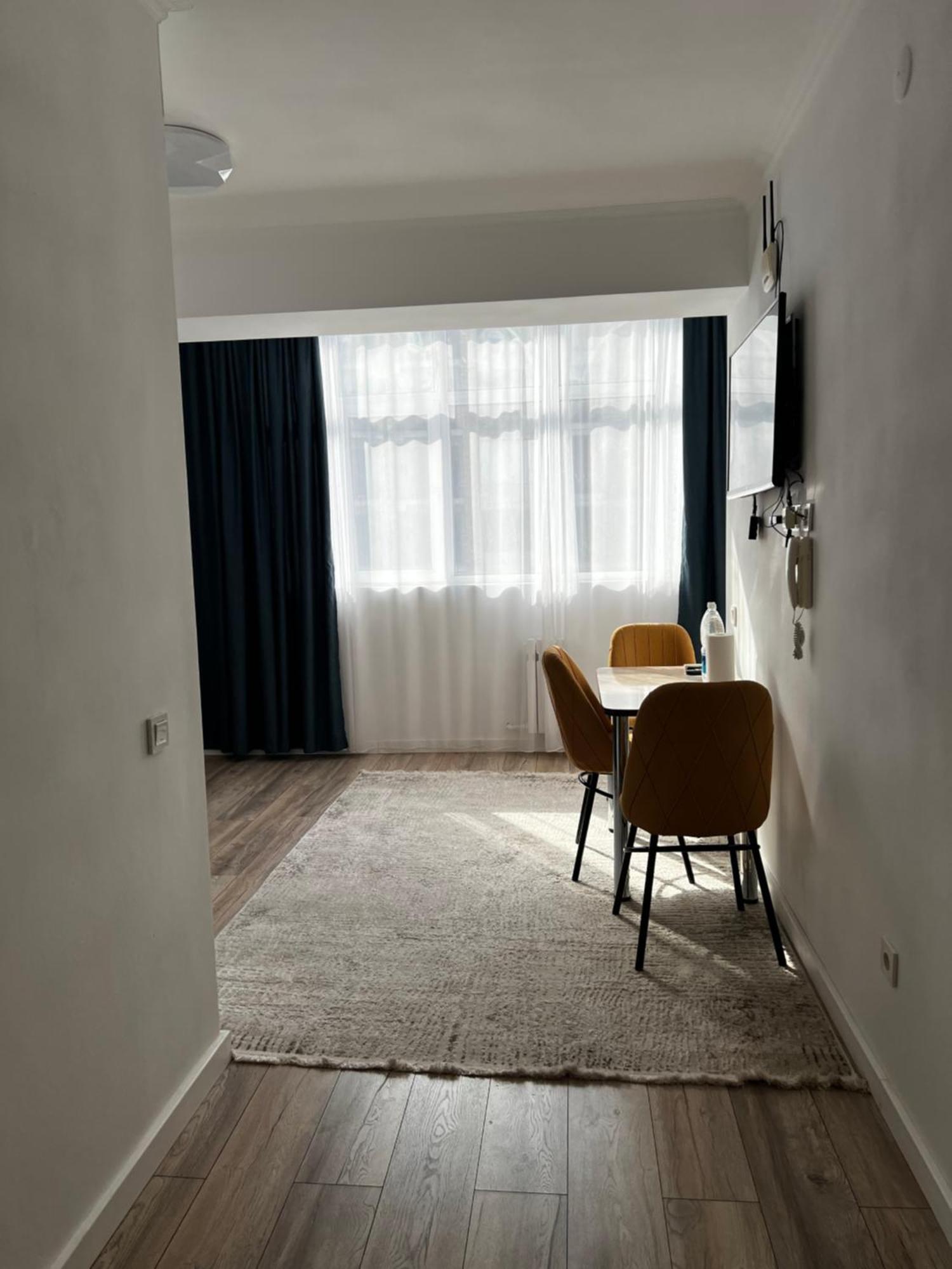 Hyat Apartment Bishkek Ngoại thất bức ảnh
